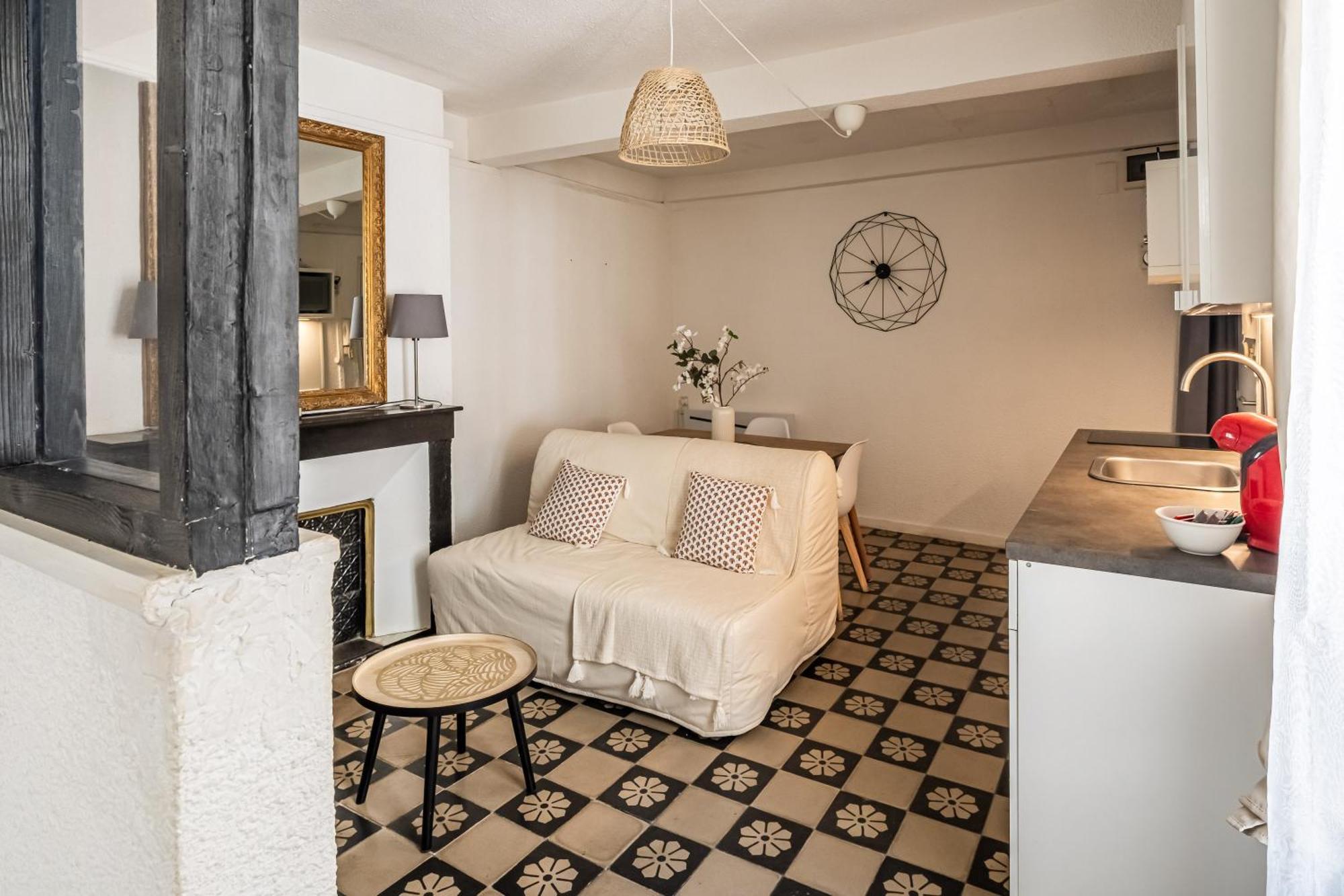 Charmant Studio Rue Droite Narbonne Bagian luar foto