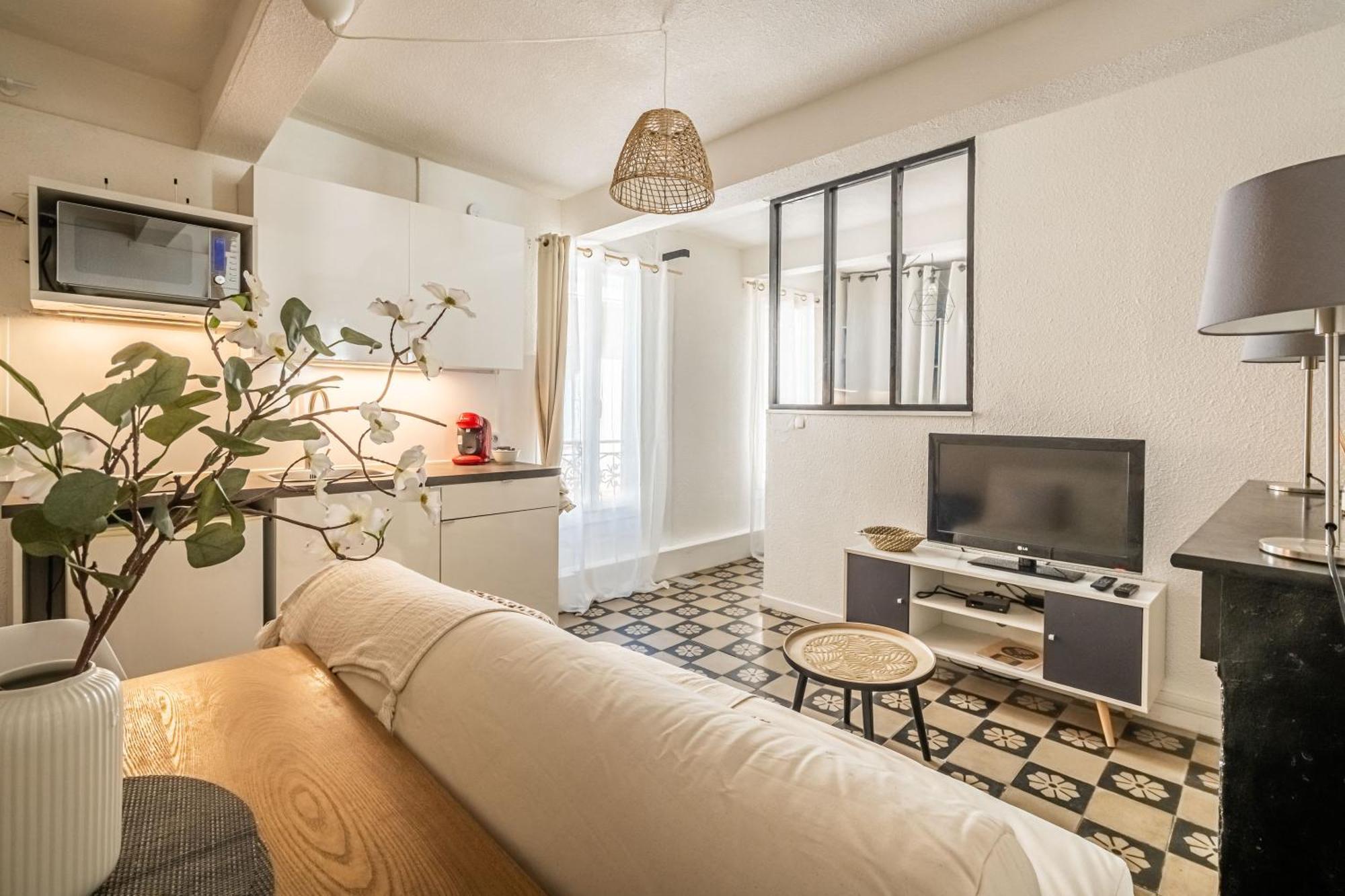 Charmant Studio Rue Droite Narbonne Bagian luar foto