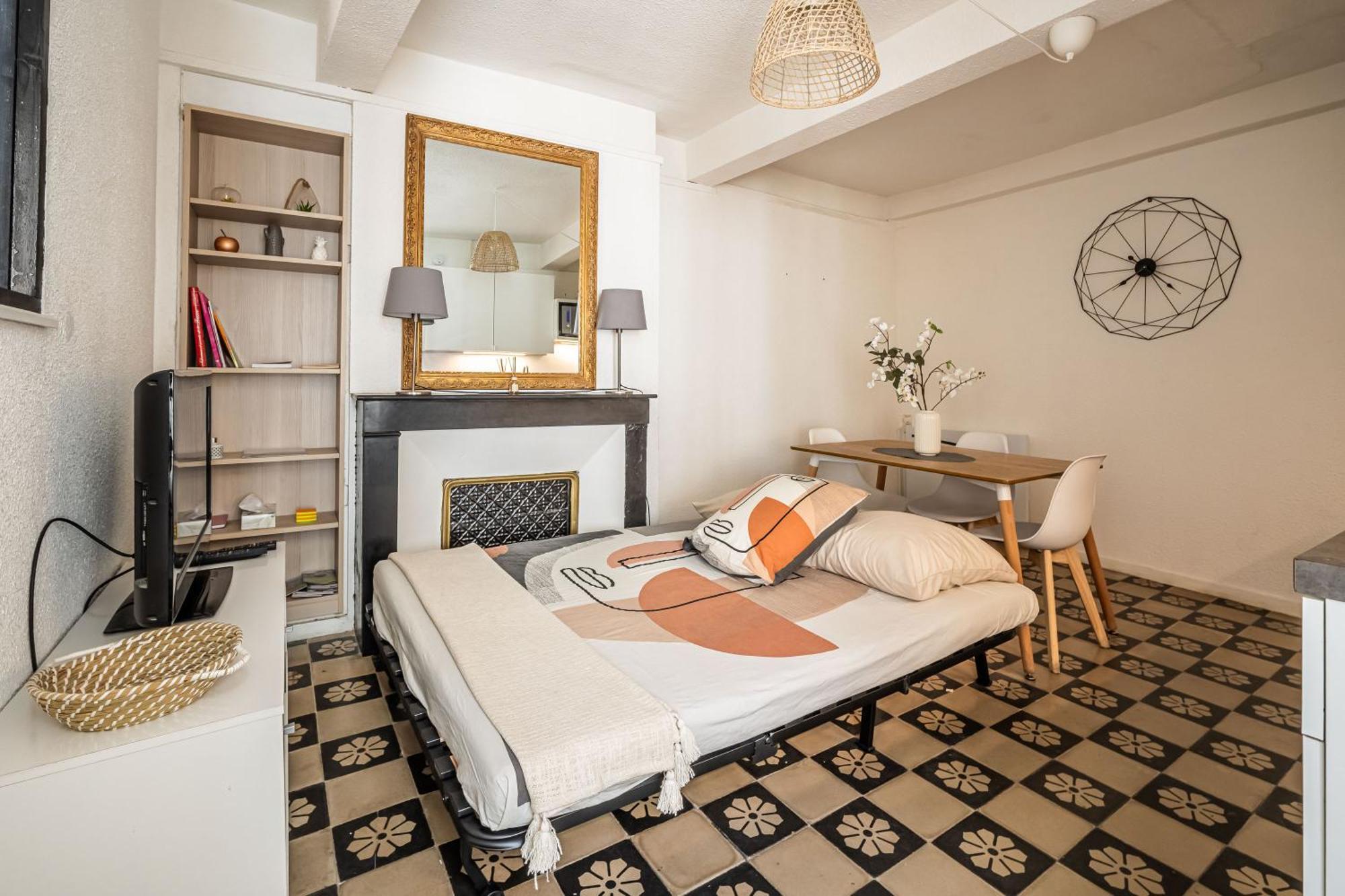 Charmant Studio Rue Droite Narbonne Bagian luar foto